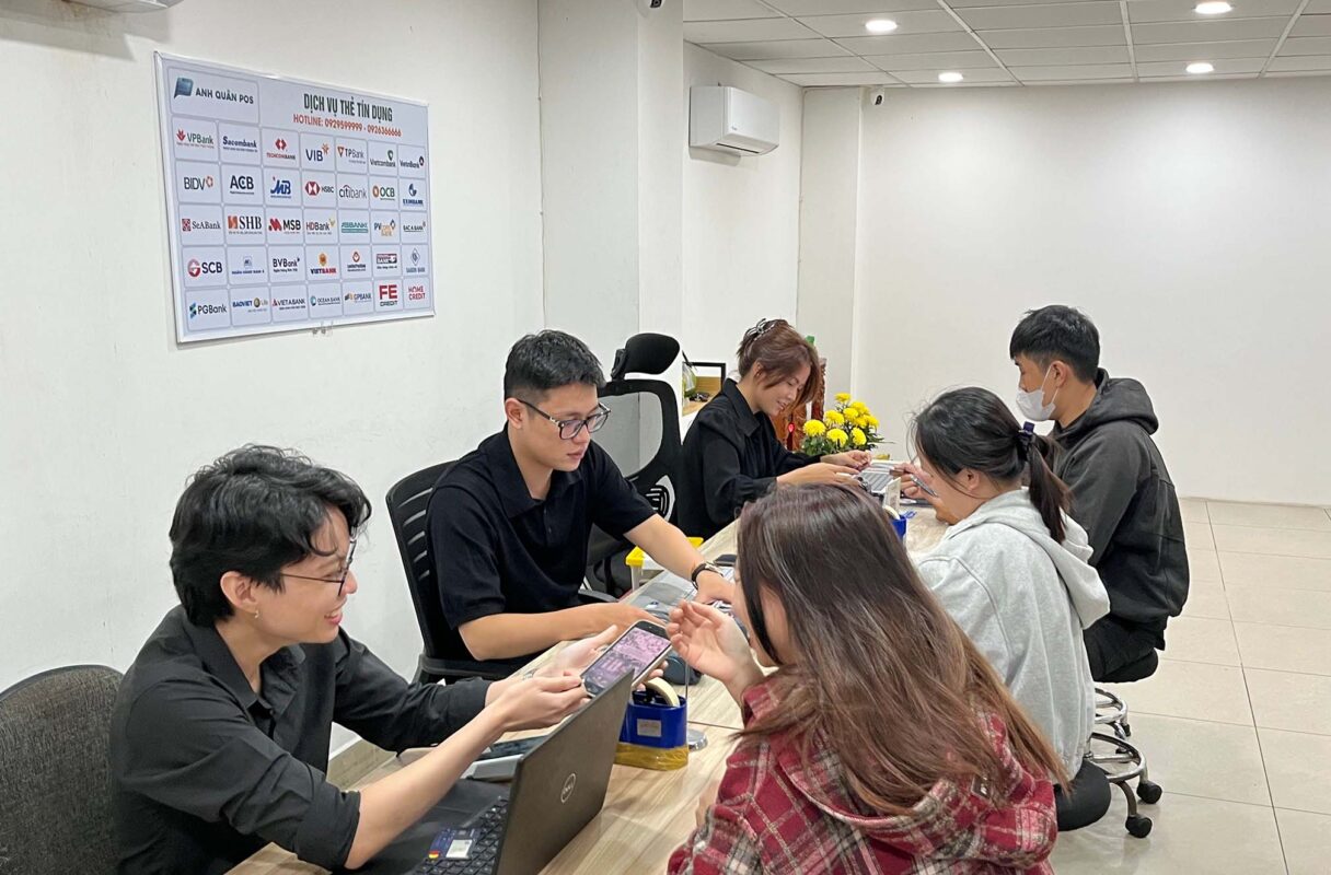 anh-quan-pos-banner-ve-chung-toi-rut-tien-dao-han-the-tin-dung-2016-1326